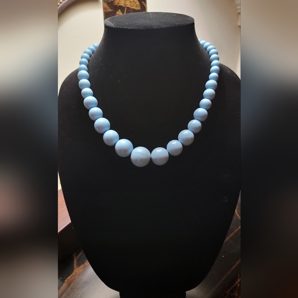 Vintage Wooden Graduated Bead Necklace - Picture 2 of 4